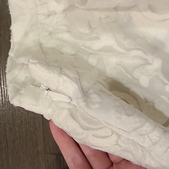 Beautiful Women's White Pink Tartan A-Line Skirt - Picture 3 of 5